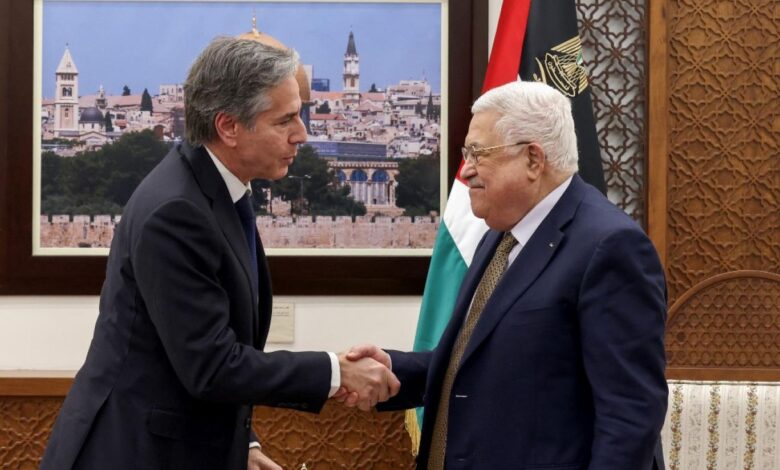 وزير الخارجية الأميركي أنتوني بلينكن والرئيس الفلسطيني محمود عباس